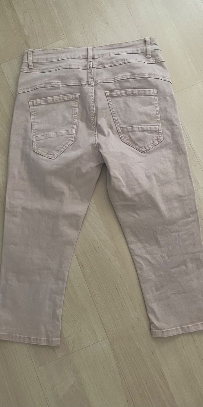 Jeans: 2/3 Jeans Rosé Grösse 40 – Usato da Wetzikon ZH venduto da Schrungus 1