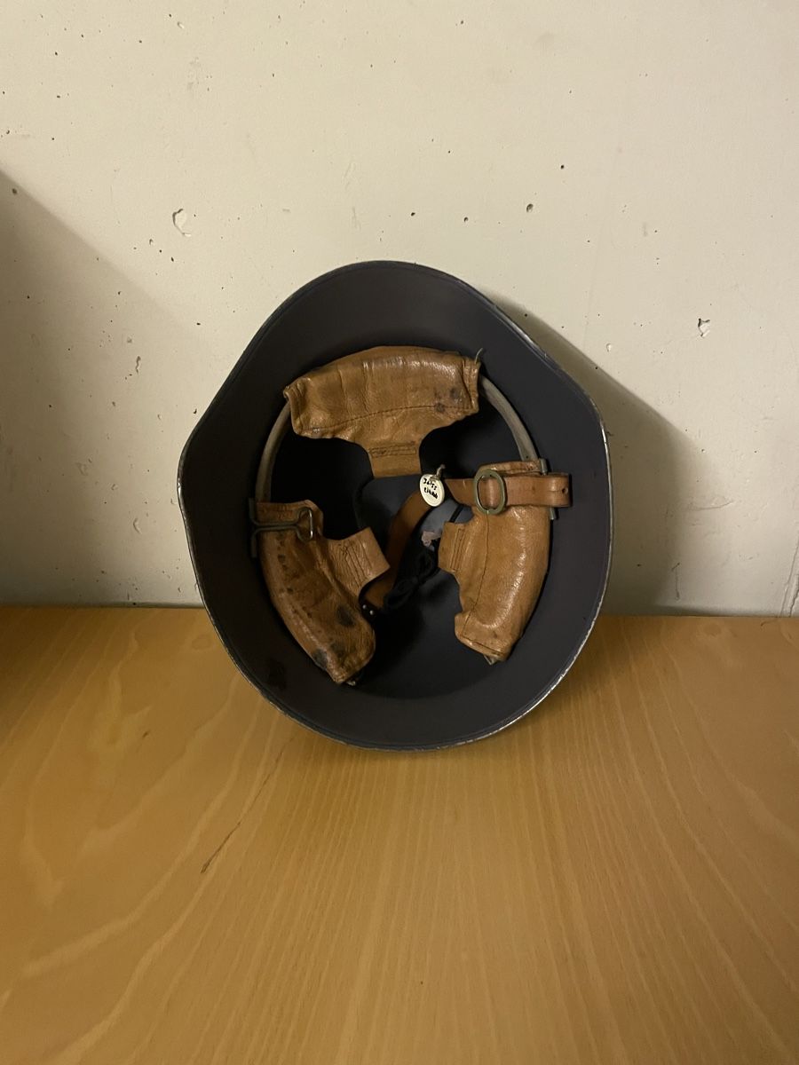 Uniformi & Effetti personali: Stahlhelm schweizer Militär Helm – Usato da Aesch BL venduto da schnauzi12 1