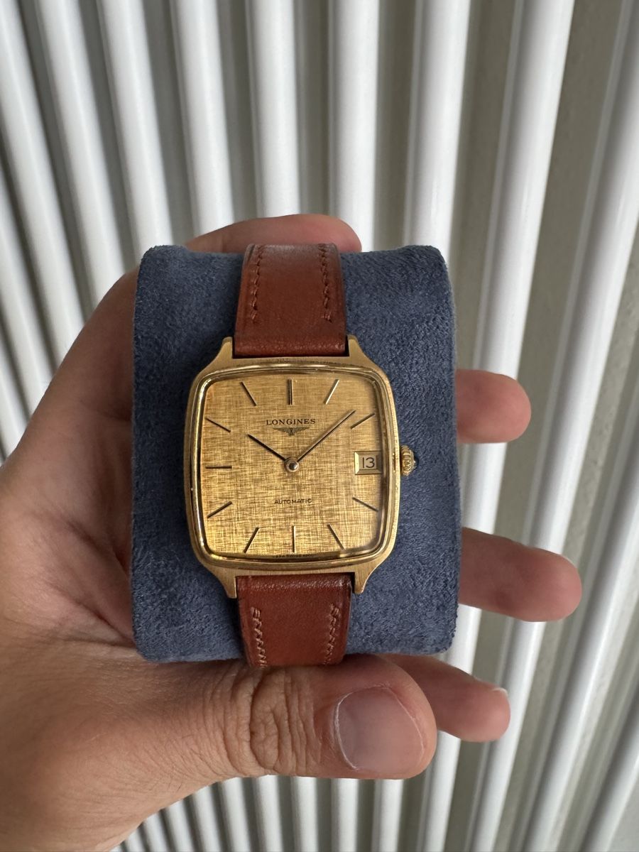 Longines Orologi: Longines Automatic Linen Dial  Ref. 4200 (1977) – Usato da Basel venduto da Wolfofvintagewatches