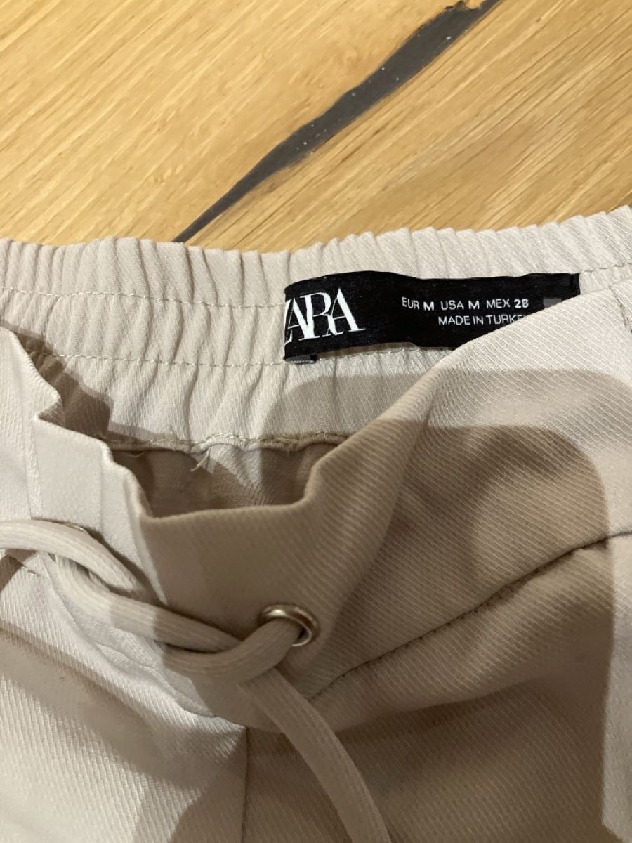 Zara Pantaloni: Stoffhosen zara gr M – Usato da Weissbad venduto da Praxedis_P51 4