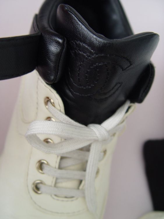 Chanel Damenschuhe: Chanel Sneaker Gr. 37.5 – Zeitlose Eleganz für den Frühling! – Gebraucht aus Dietikon von your-2nd-chance 3