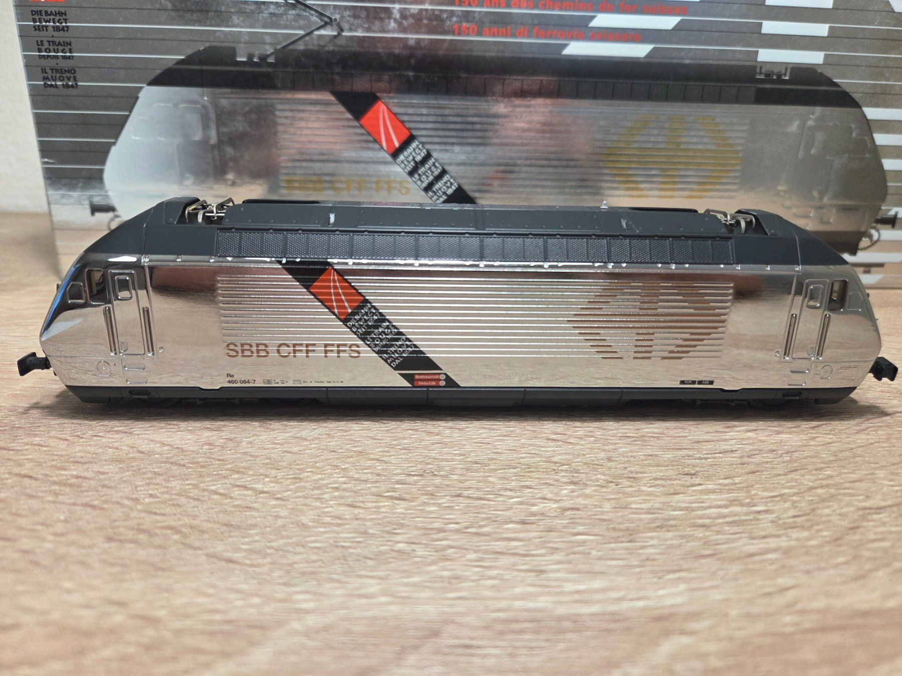 Hag Modellini di ferrovie: Hag 070 E-Lok Re 460 Jubi SBB Digital H0 – Nuovo e nell'imballaggio originale da St-Aubin-Sauges venduto da Lo_Go 1