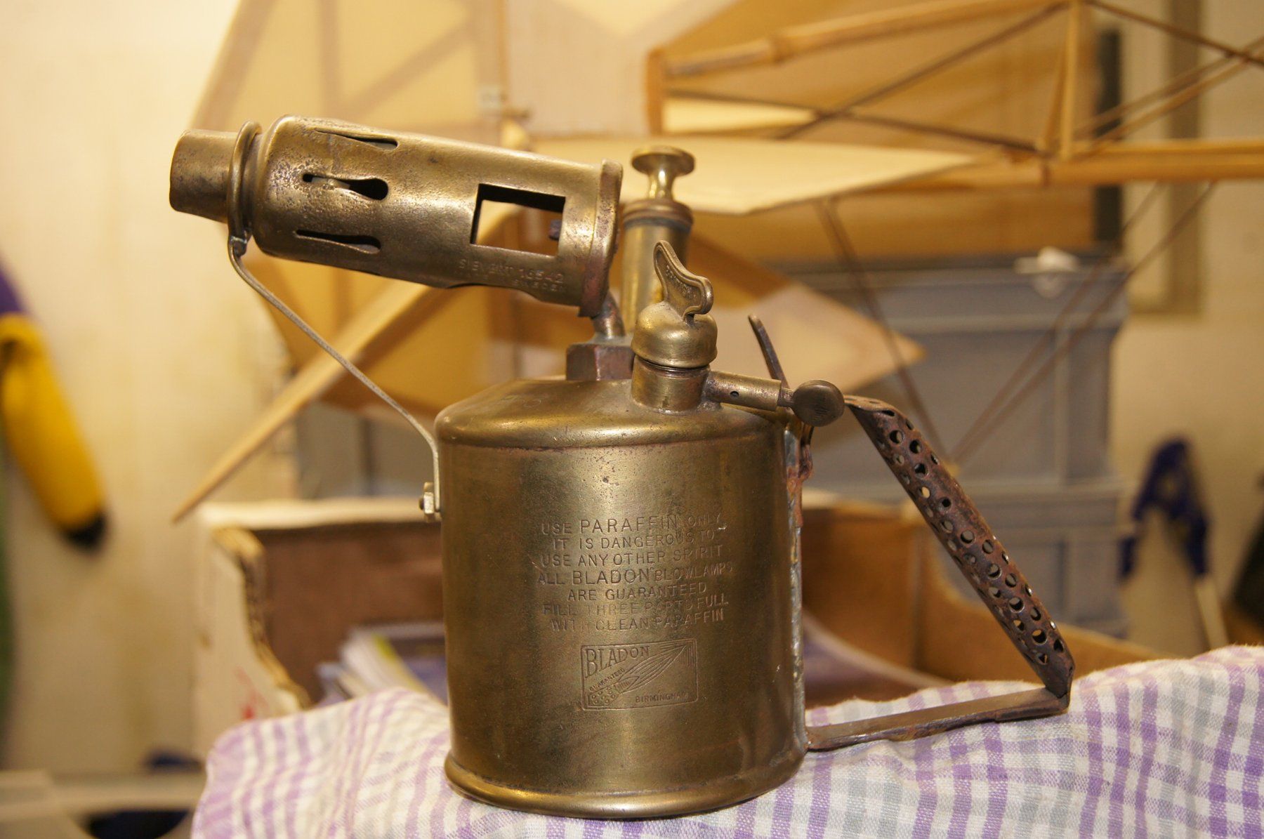 Tutte le decorazioni: Lötlampe dekorativ – Usato da Bözen venduto da Henry101 1