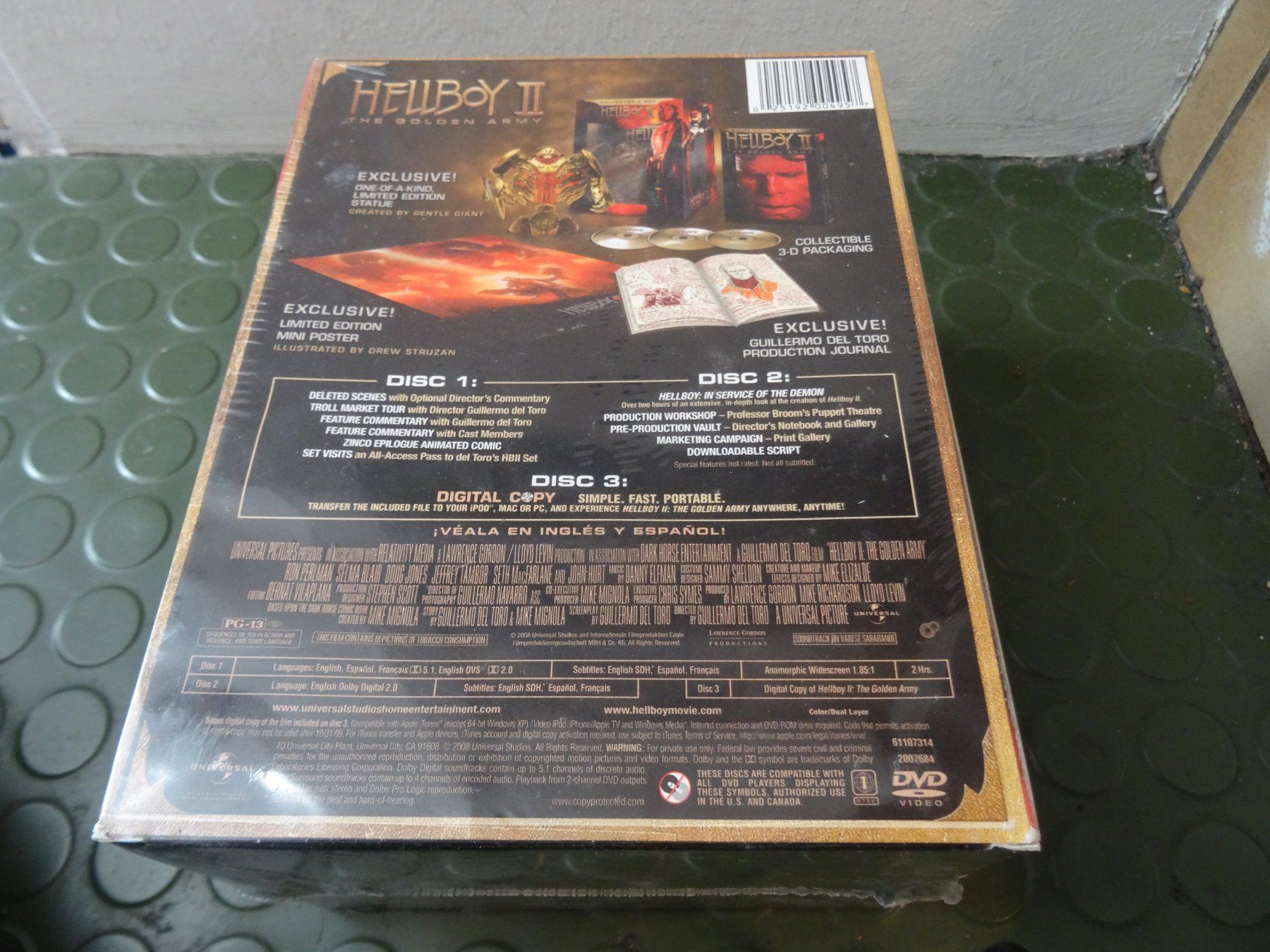 Tutti i DVDs: Hellboy II The Golden Army Collector's Set DVD IMPORT CODE1 – Usato da Olten venduto da Disc-Verkauf 2