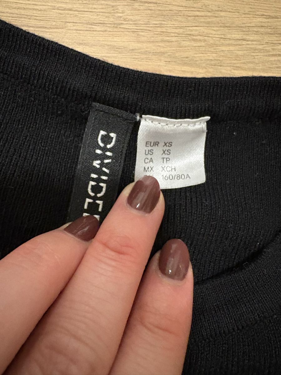 H&M Tops: Schwarze Strickjacke – Neuf (Voir description) à Embrach par ale_v5qn 2