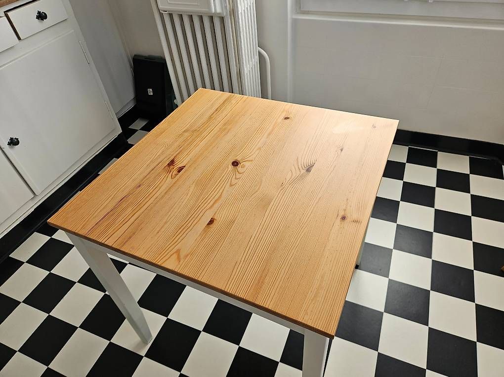 Ikea Tische: Kleiner Esstisch aus Holz – Gebraucht aus Lenzburg von lea0191 1