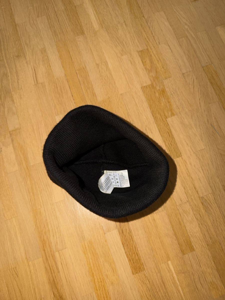 Carhartt Copricapi, berretti & cappellini: Carhartt - schwarzer Beanie – Usato da Zürich venduto da wid_f885 2
