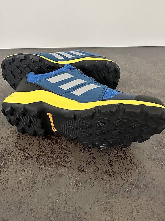 Adidas Scarpe da uomo: Ungetragener Adidas Terrex Wanderschuh Grösse 33,5 – Nuovo (secondo la descrizione) da Wilen (Sarnen) venduto da mel_h6nv 2