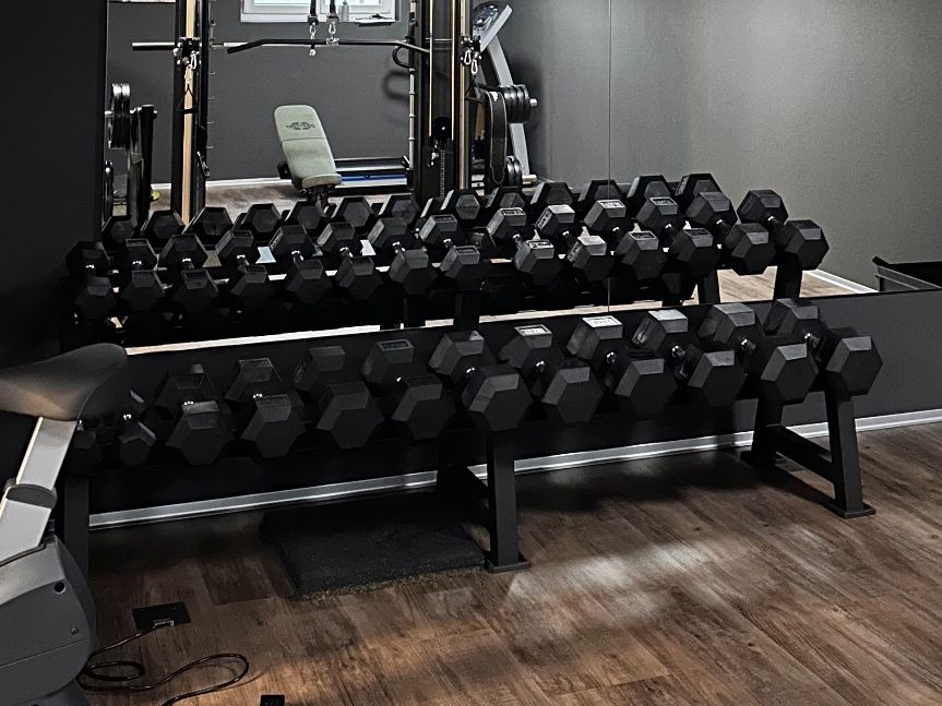 Manubri & Pesi: Hantelset (Dumbbells) + Ablage – Usato da Oberbuchsiten venduto da DoppioEspresso