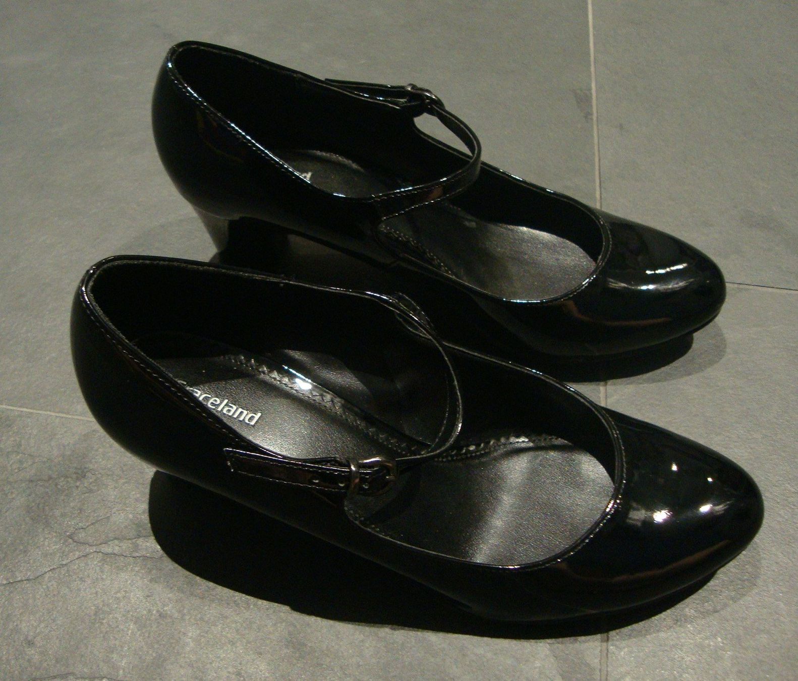 Graceland Scarpe da donna: ++ Pumps ++ schwarz ++ Gr. 40 ++ NEU ++ – Nuovo (secondo la descrizione) da Chur venduto da aladin_04