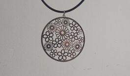 NEU! Kette mit grossem Anhänger Blumen Edelstahl zu Nile