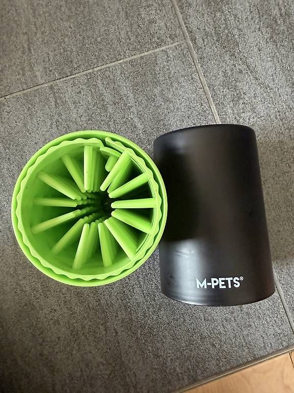 Prodotti per la cura & articoli per la pulizia: M-PETS Fellpflege-Set – Usato da Chur venduto da van_6qs7 3
