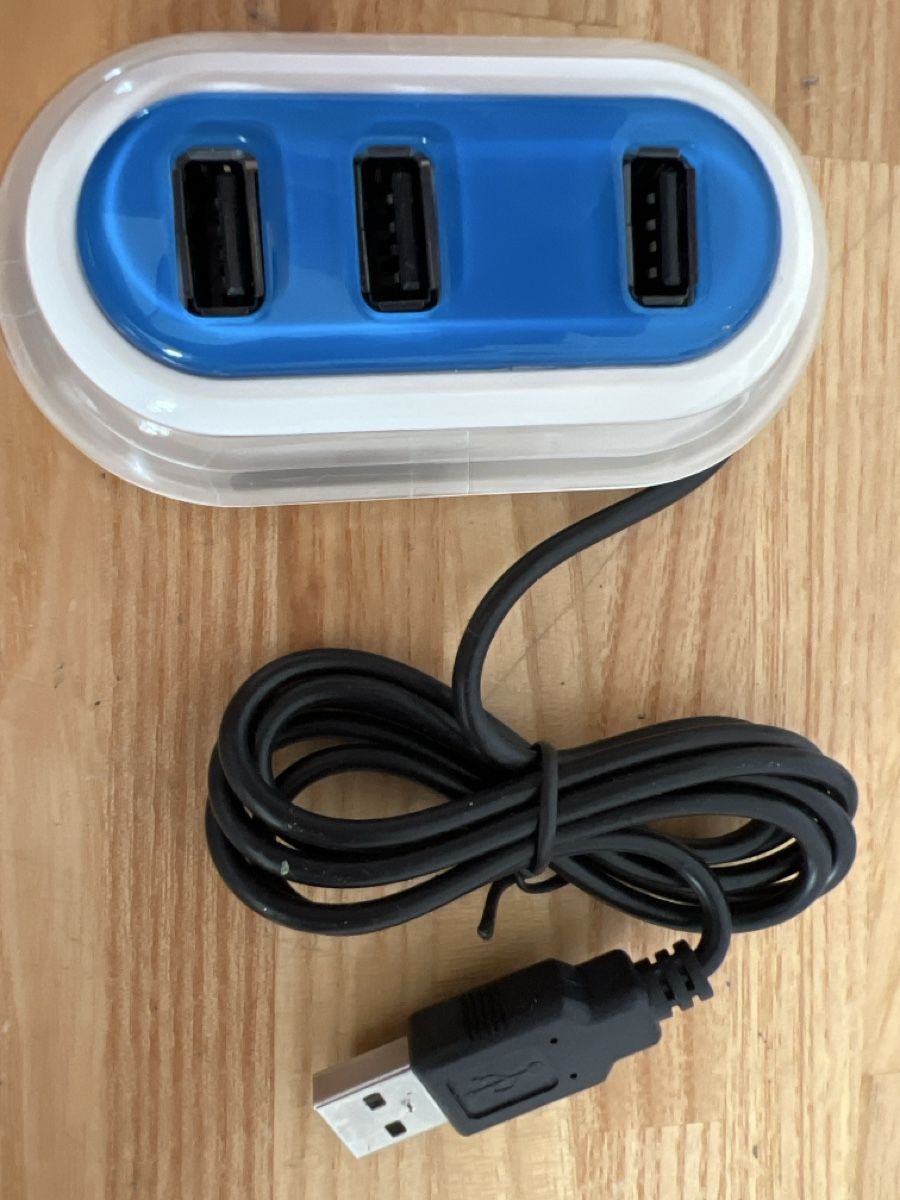 Hub & Switch: USB Hub mit 3 Anschluessen neu – Nuovo e nell'imballaggio originale da Wettingen venduto da Kawasaki987 1
