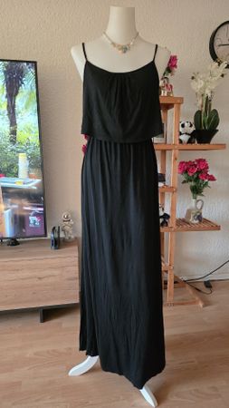 Maxi Dress black spaghetti straps length 135cm size M 95% Ra