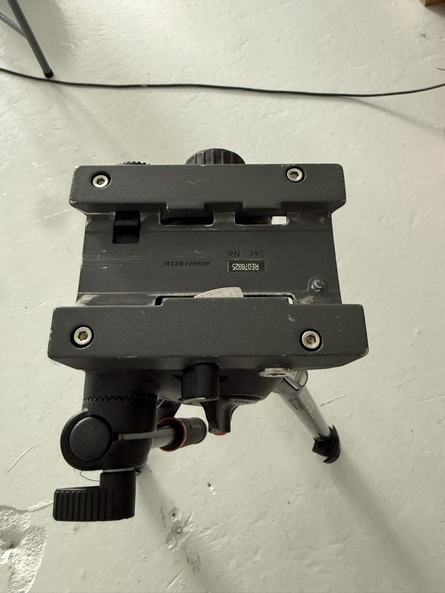 Manfrotto Trépieds & Accessoires: Mafrotto 055 Stativ – D'occasion à Aarau par fre_spg9 2