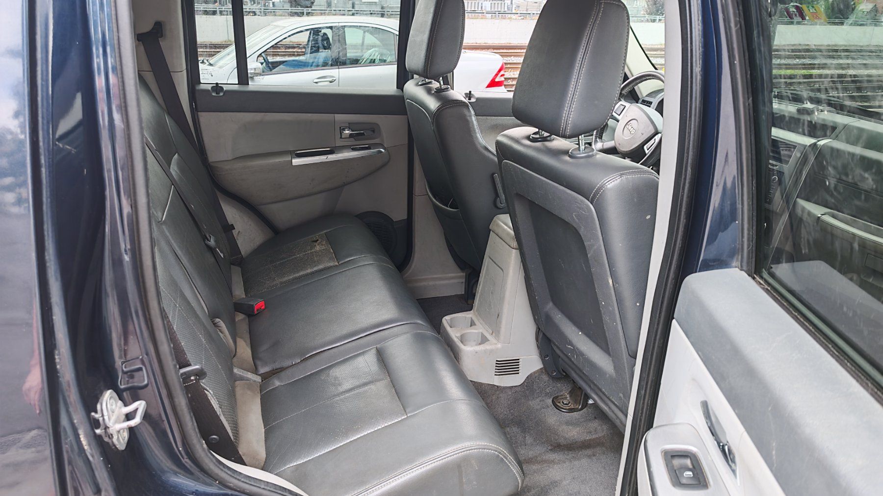 Automobili: Jeep Cheroke 2.8 CRd – Usato da Arbon venduto da .Tropxe. 6