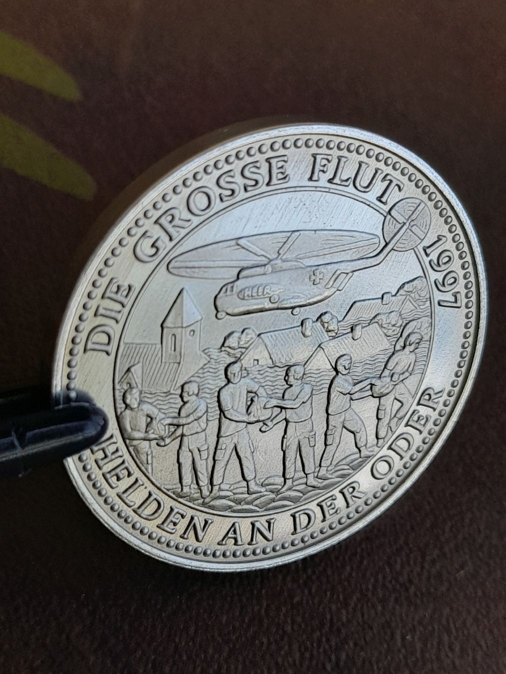 Tutti le monete: 2½ Euro Die große Flut 1997 "Helden an der Oder" – Usato da Basel venduto da Basel_20
