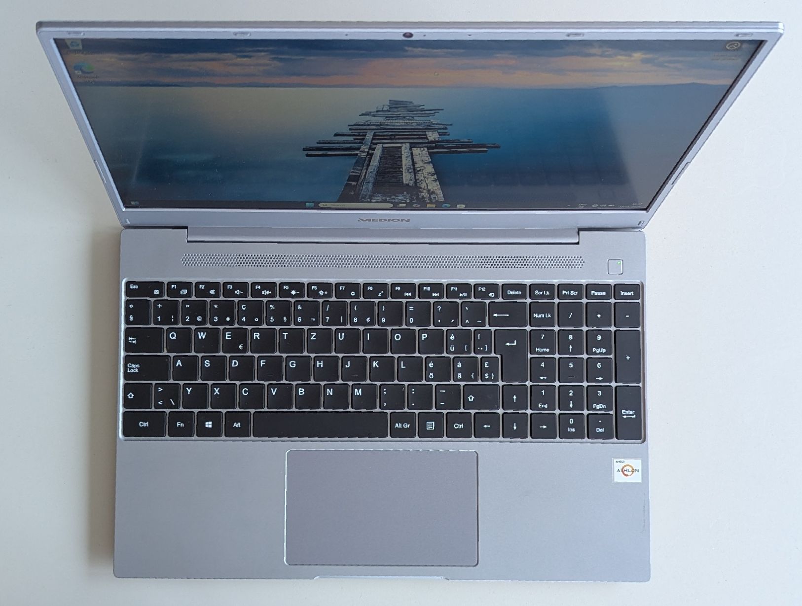 Medion Notebook: Medion Akoya E14308 Laptop – Usato da Zürich venduto da pointedarch