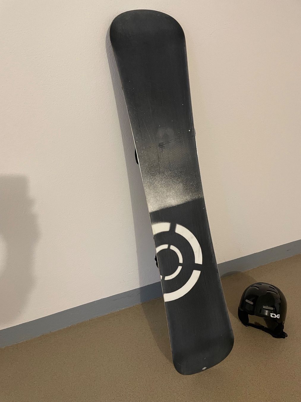 Snowboard Nitro Board: Snowboard Nitro Mit Helm – Usato da Glattfelden venduto da kika019 2
