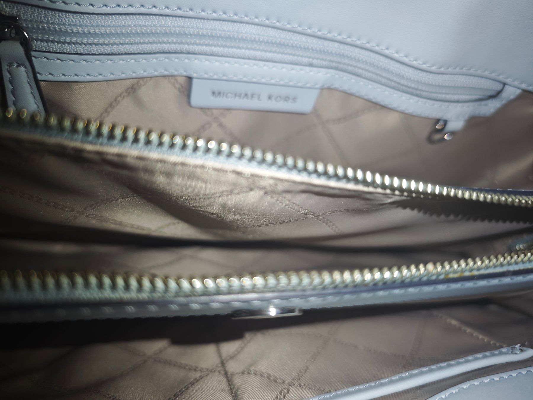 Michael Kors Borse da donna: Michael Kors Damenhandtasche – Usato da Bonstetten venduto da lin_fy7n 1