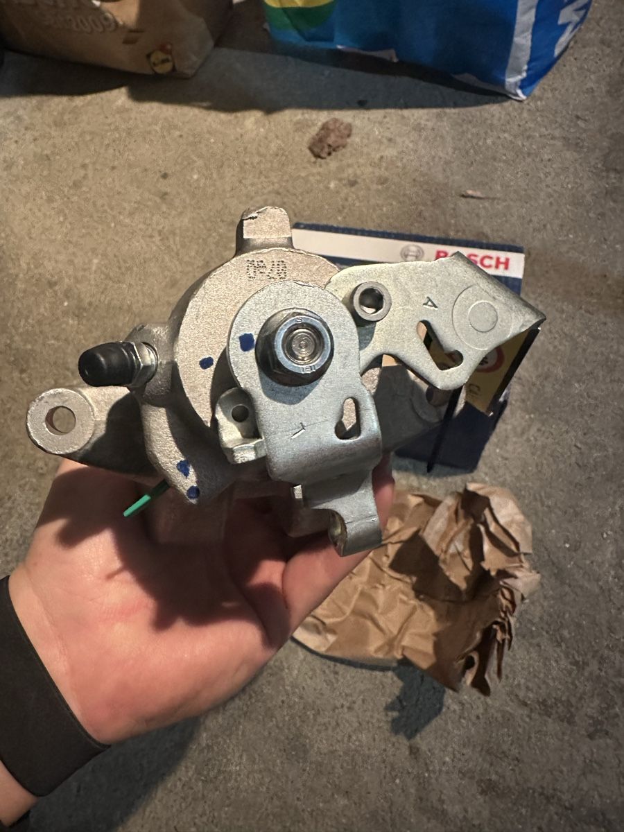 Bosch Tutti pezzi di ricambio auto: Bremssattel Audi S3 8L – Nuovo (secondo la descrizione) da Domat Ems venduto da SirAntunes 3