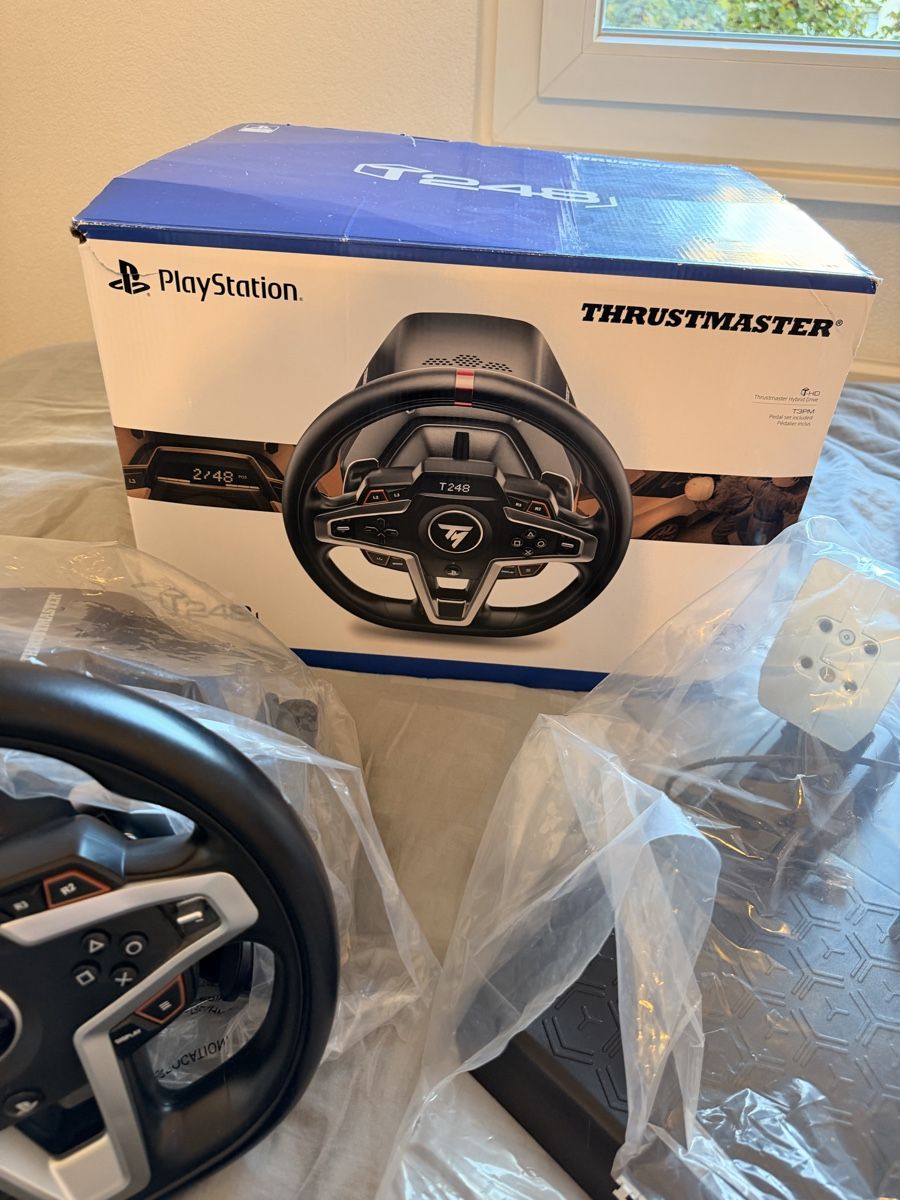 Spiele: Volant&pédalier Thrustmaster T248 PS4/PS5/PC – Neu (gemäss Beschreibung) aus Conches von Y31 5