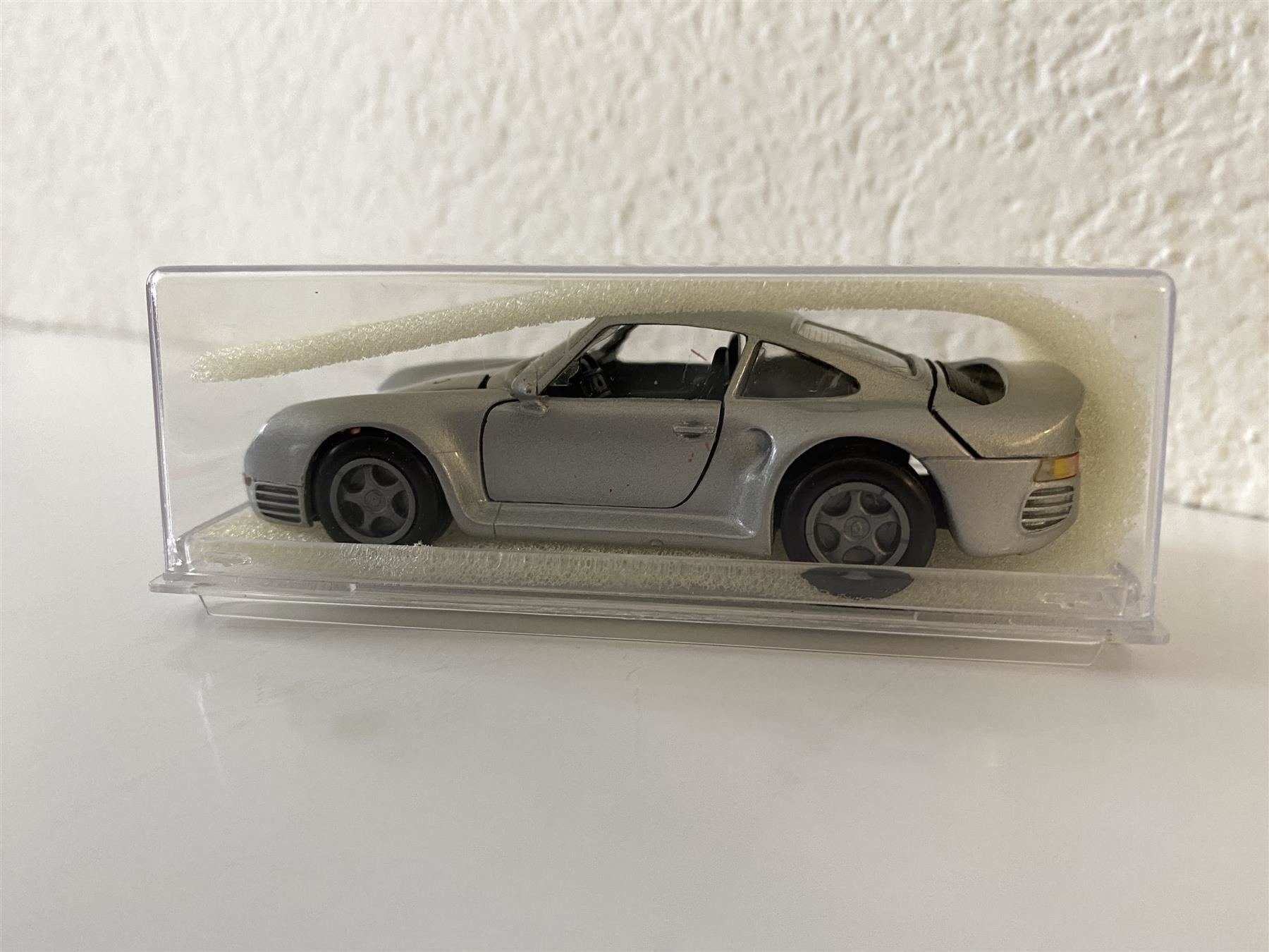 Porsche Modellini d'auto: Porsche 959 1-43 silber NZG BRD OVP – Nuovo e nell'imballaggio originale da Stäfa venduto da elcondor245 6