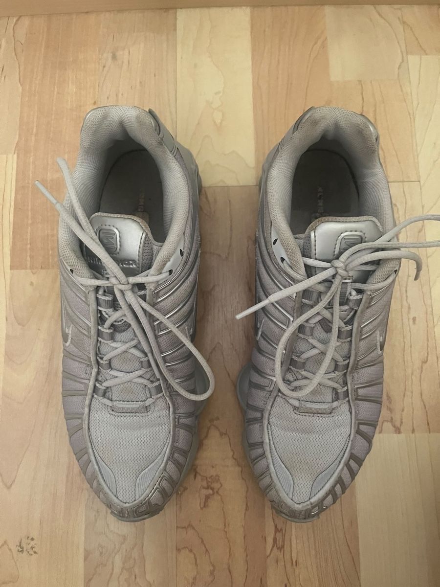 Nike Scarpe da donna: Nike Shox grau Schuhe – Nuovo (secondo la descrizione) da Zürich venduto da msxmsx 1