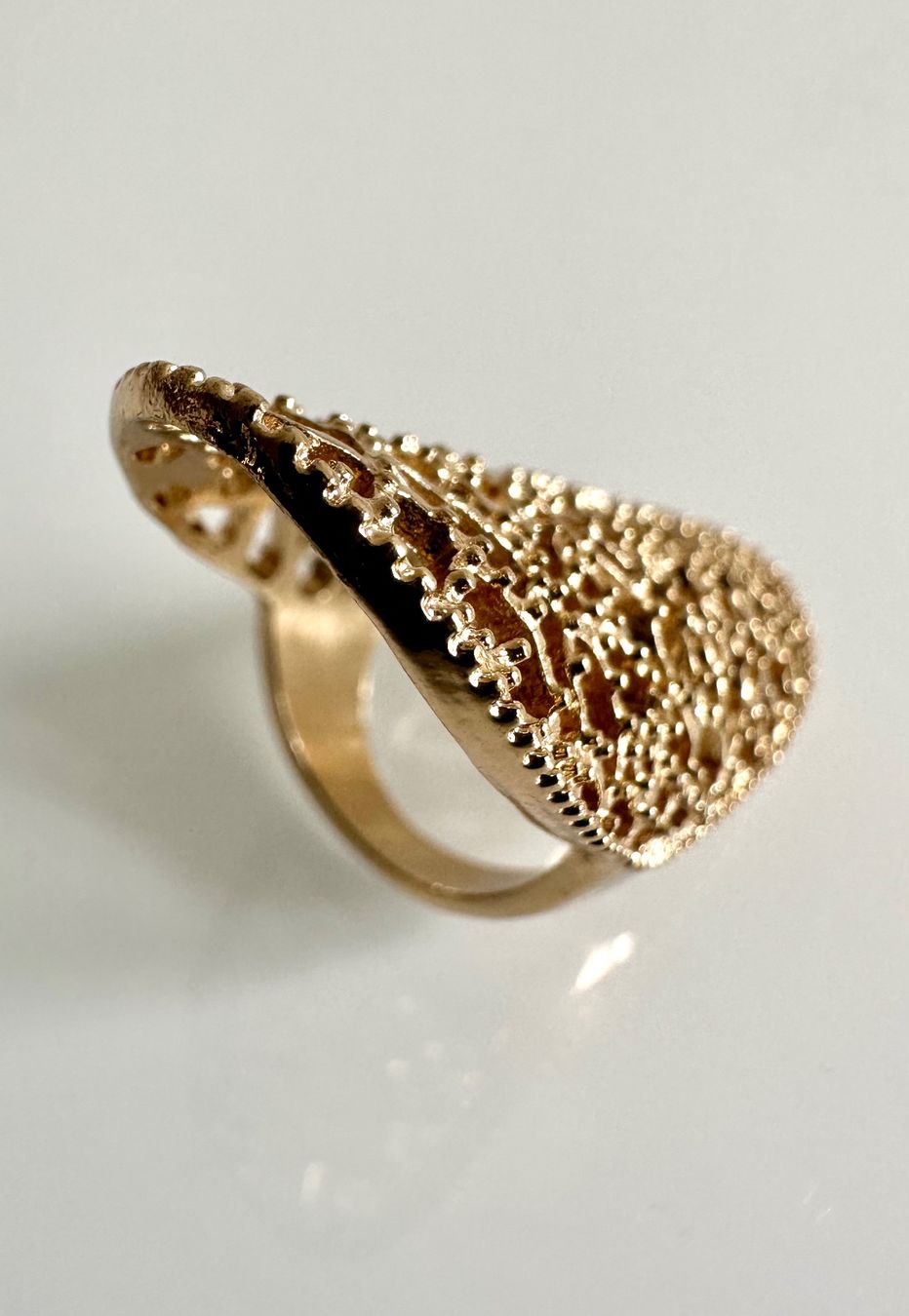 Anelli: Messingfarbiger Ring mit Gitteroptik – Usato da Bern venduto da Fraeuleinhonig 4