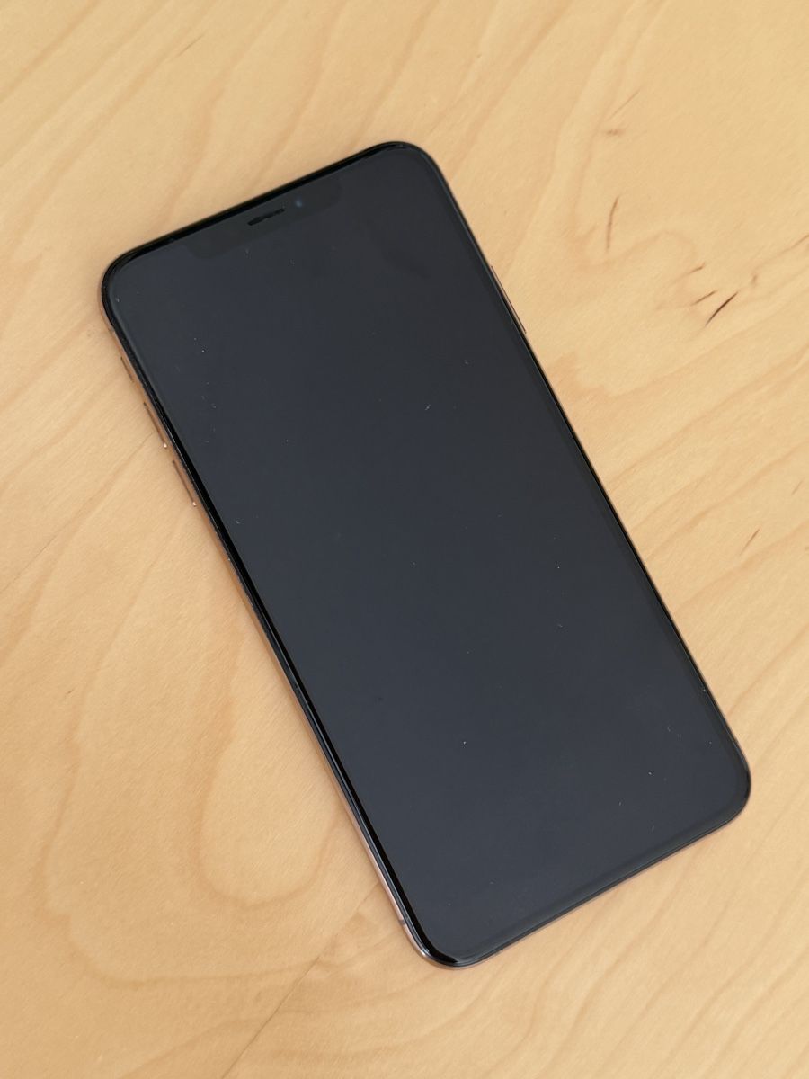 Apple Portables: Apple iPhone XS Gold 64 GB Used – D'occasion à Zürich par ei_8006 1