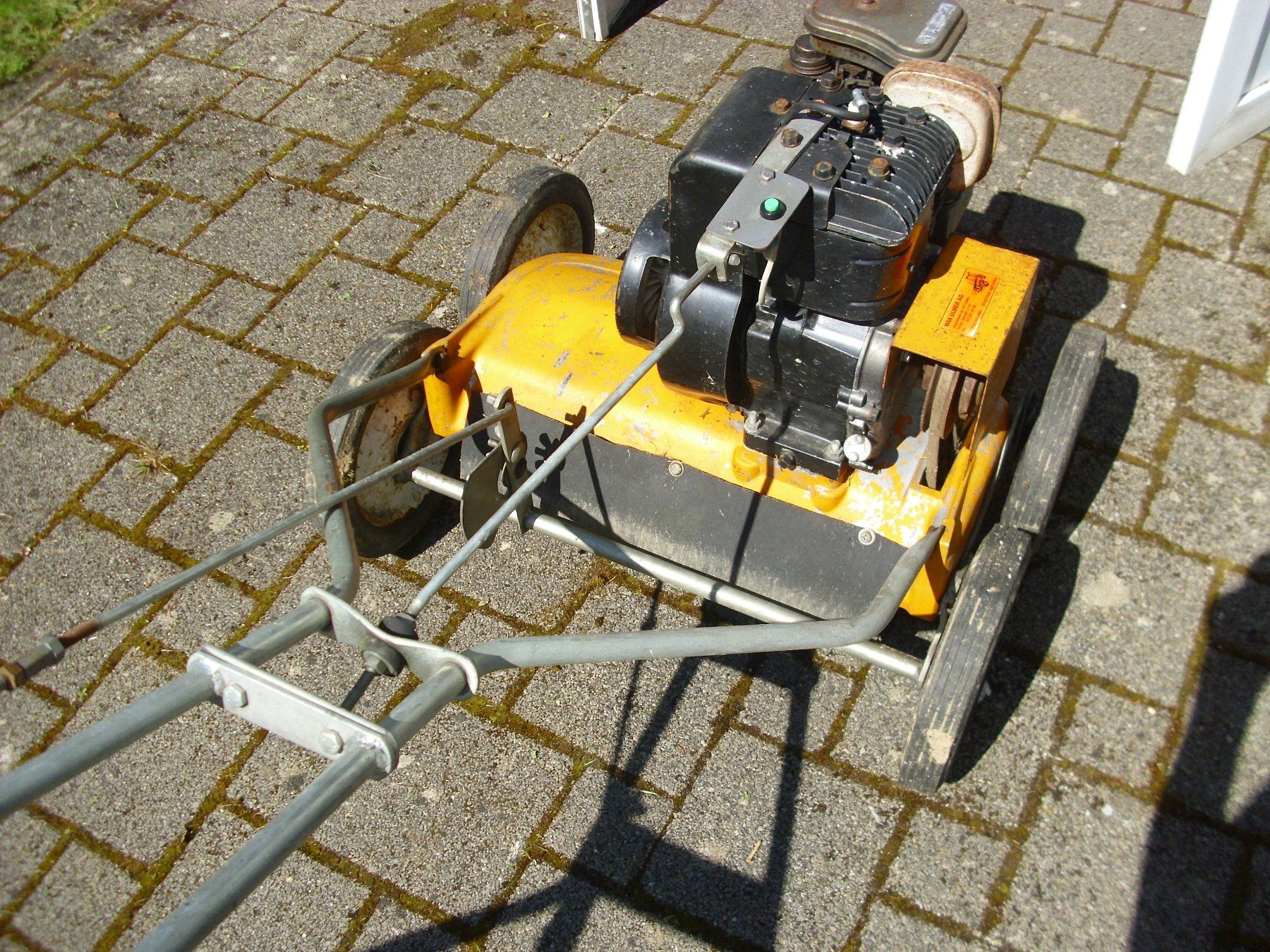 Attrezzi per la lavorazione del suolo: Rasenvertukulierer – Usato da Safenwil venduto da Prodecor 2