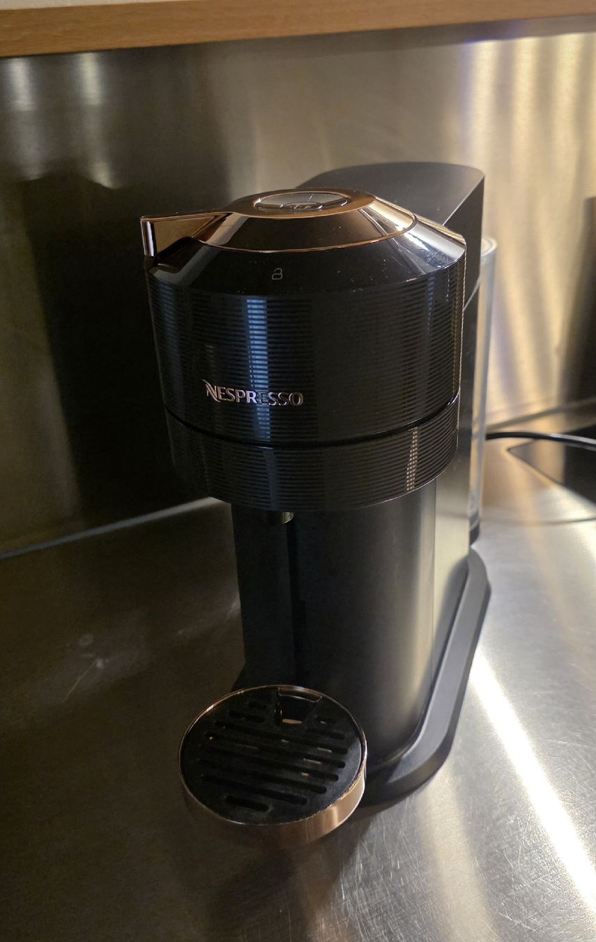 Nespresso Kaffeemaschinen & Espressomaschinen: Nespresso Vertuo Next Coffee Machine, deluxe – Gebraucht aus Elsau von tomtom198502 2