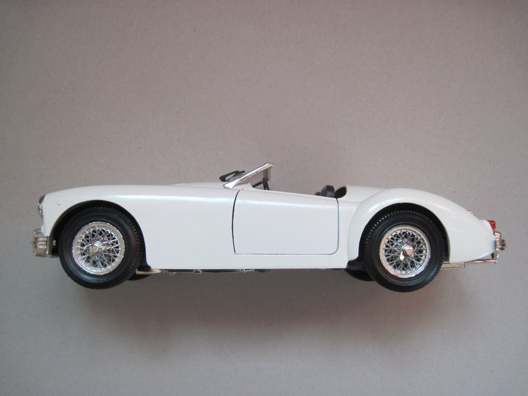 MG Modellini d'auto: MG A Twin Cam Cabriolet – Nuovo (secondo la descrizione) da Feuerthalen venduto da mam_5l7b 7