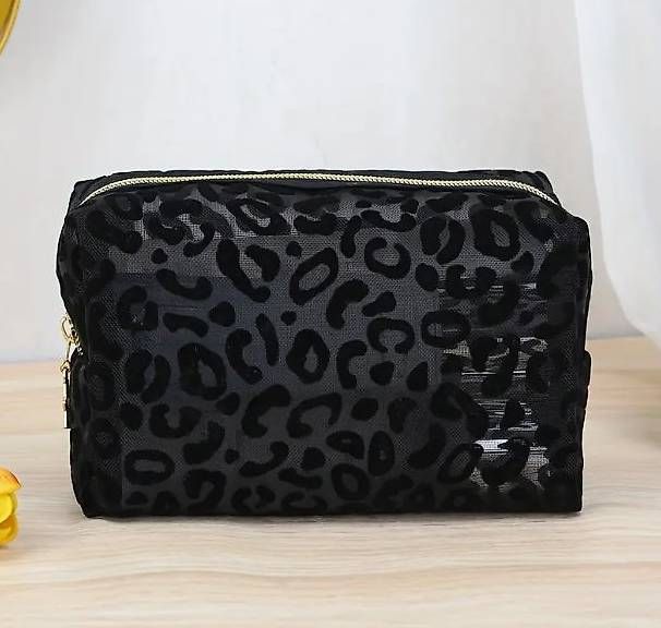 Kosmetikkoffer: Kosmetiktasche mit Samt-Tupfen, Farbe schwarz – Neu und originalverpackt aus Root D4 von DMA02