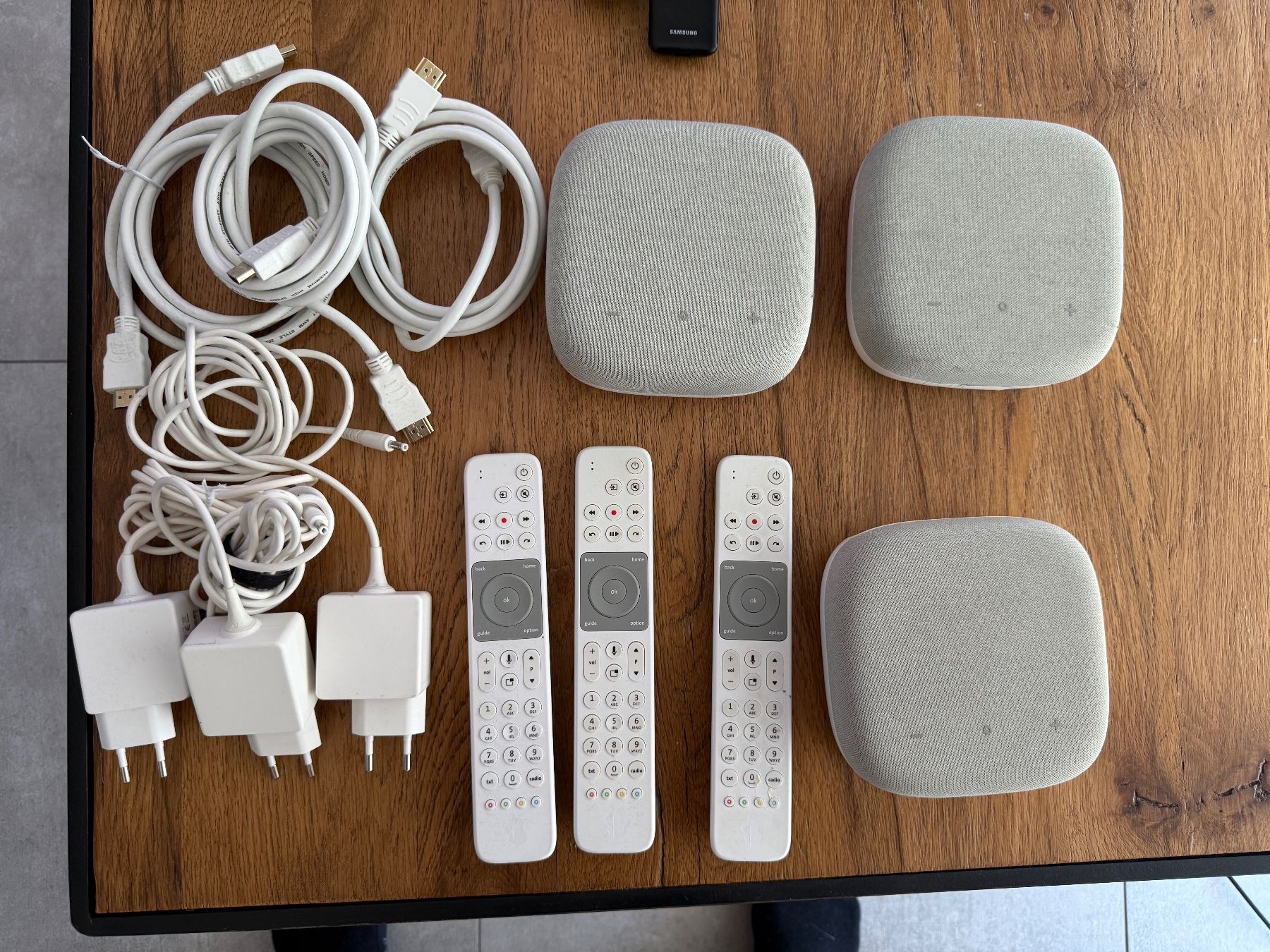 Swisscom Sistemi audio & multimediali: 3 Swisscom TV-Box IP 2000 avec télécommandes et câbles – Usato da Le Landeron venduto da Nouni33 1