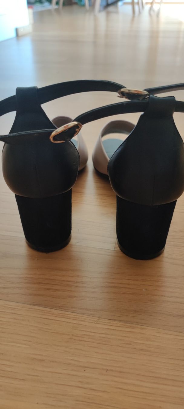 Scarpe da donna: Sandalen mit Absatz wie NEU – Nuovo (secondo la descrizione) da Zug venduto da vik_8fdf 3