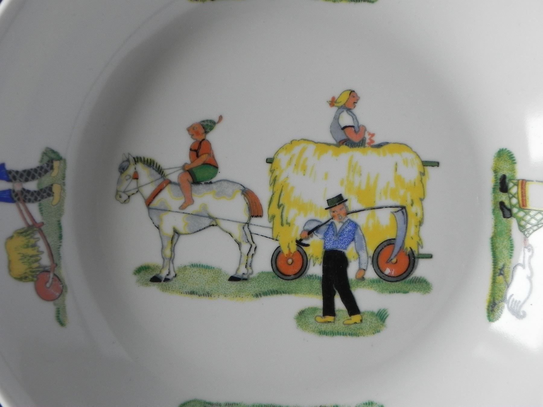 Piatti: Schöner Kinderteller mit Heuwagen - Langenthal 1952 – Usato da Zürich venduto da LodgE-21 2