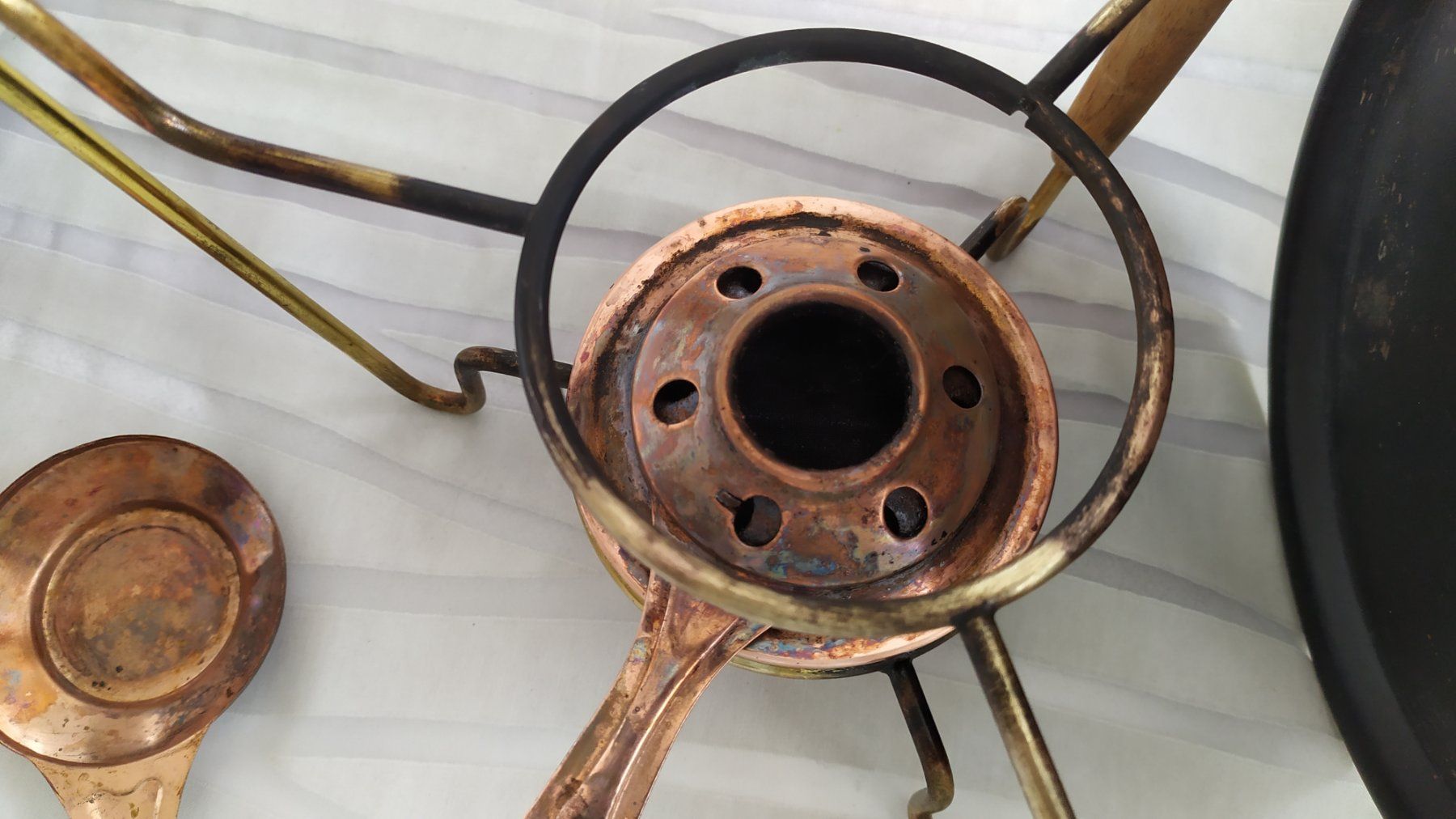 Küchengeräte: Altes Rechaud mit Messing/Kupfer , nostalgisch – Gebraucht aus Chezard St-Martin von Loucail 4