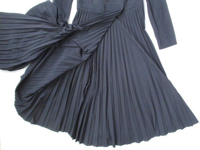 Sandro Kleider: SANDRO - Plissee Wrapover Kleid Schwarz Gr. 36 D – Gebraucht aus Wetzikon ZH von icewear 7