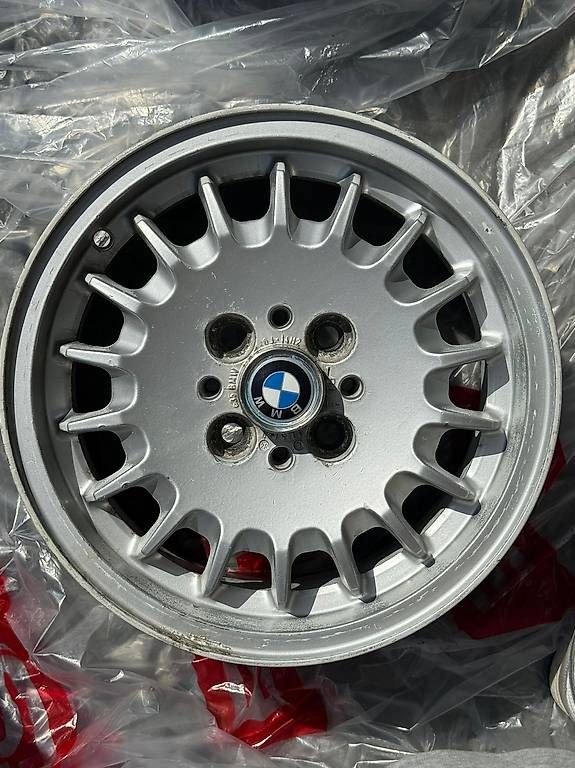 BMW Felgen: Bmw e30 Felgen – Gebraucht aus Selzach von rob_l9ly 4