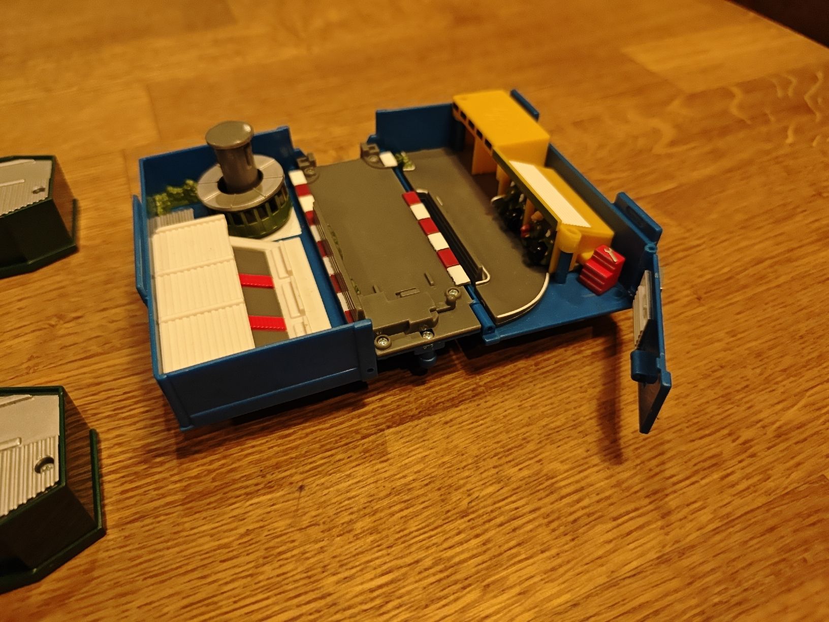 Micro Machines Spielzeuge: Micro Machines Transforming Truck – Gebraucht aus Wittenbach von stefange 4