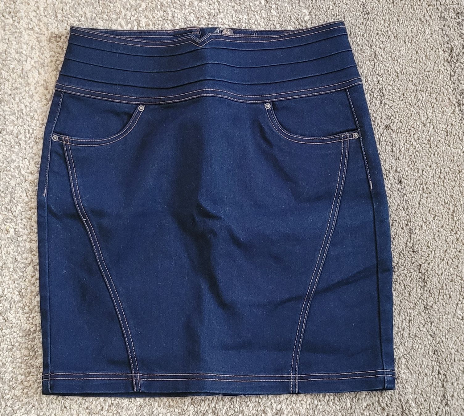 Vestiti & Gonne: Jupe jeans bleu foncé  – Usato da Farvagny-le-Grand venduto da Nayanis