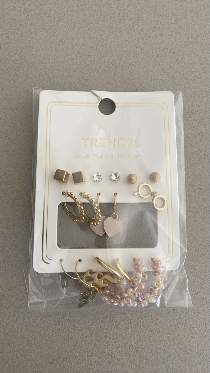 Autres bijoux: Ensemble de boucles d'oreilles dorées – Neuf avec emballage d'origine à Chamoson par Pince26