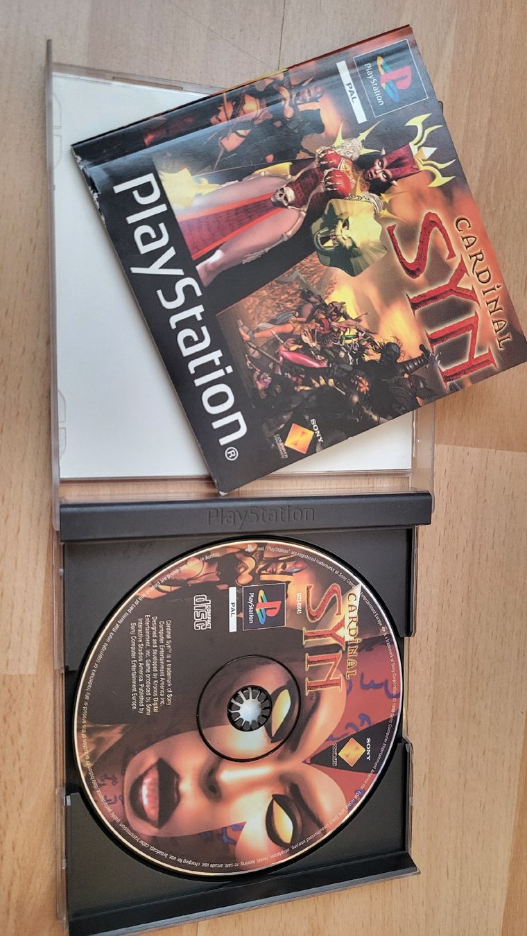 Giochi: Cardinal SYN / Playstation 1 Spiel Kompl. – Nuovo (secondo la descrizione) da Biel/Bienne venduto da Retrohr 1