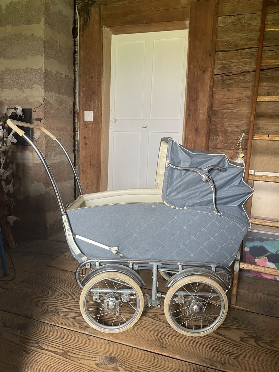 Carrozzine: Kinderwagen/ Stubenwagen antik – Usato da Wangen SZ venduto da flowerfly 3