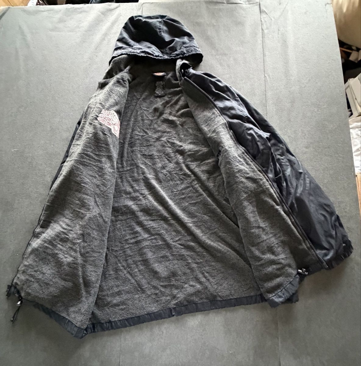 Dickies Giacche: 2. Veste Dickies à capuche, noir, doublée, taille M – Usato da Genève venduto da Thelimitedshop. 6