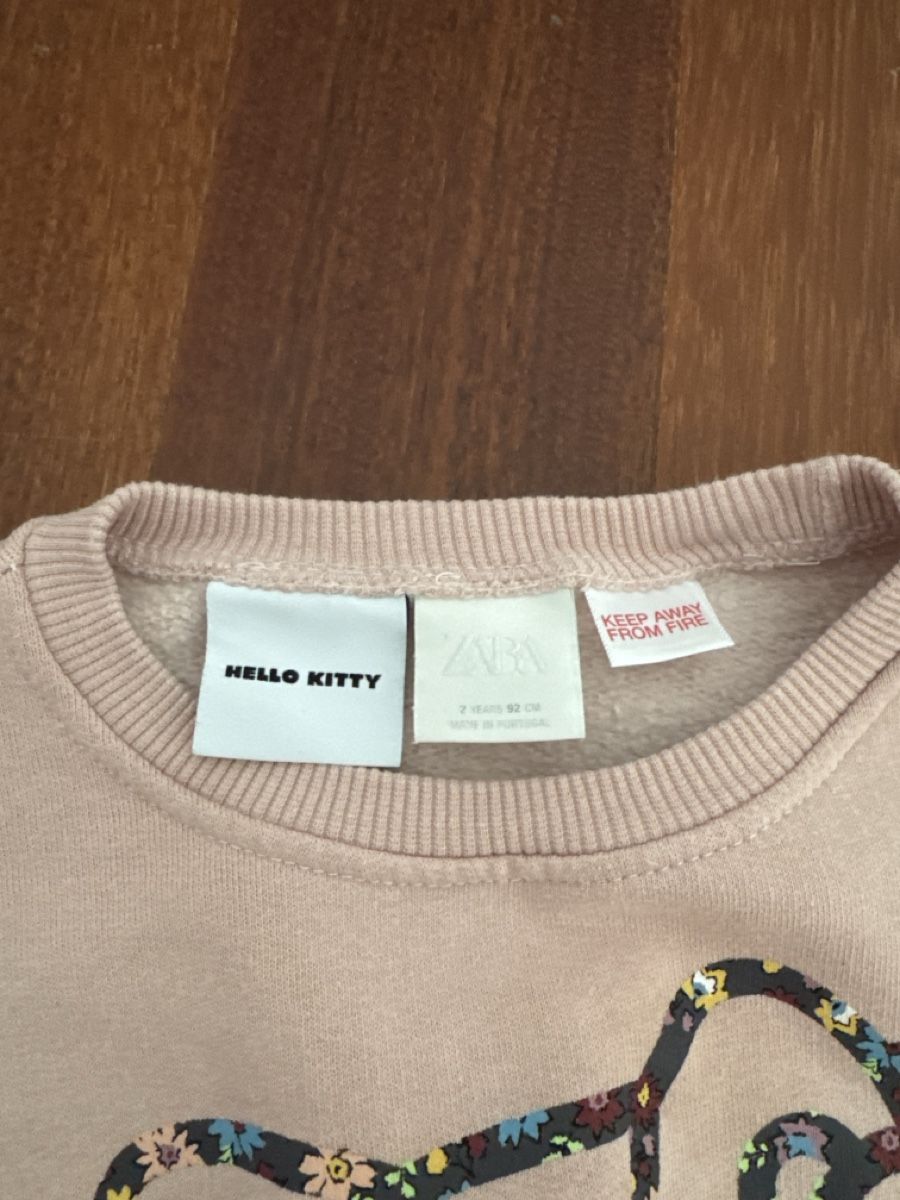 Zara Lotti & Set di vestiti: Zara Pullover Set, Gr. 92 (2 J.), Hello Kitty & Love – Usato da Hagendorn venduto da benjamin.peter 2