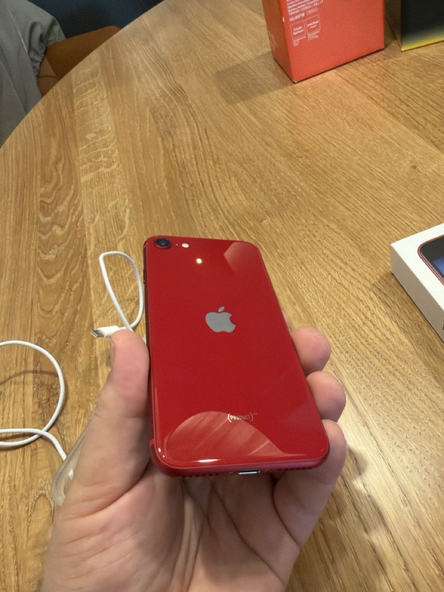 Apple Telefoni cellulari / Smartphones: Apple iPhone SE 3. Generation 64GB – Usato da St.Gallen venduto da perce19 1
