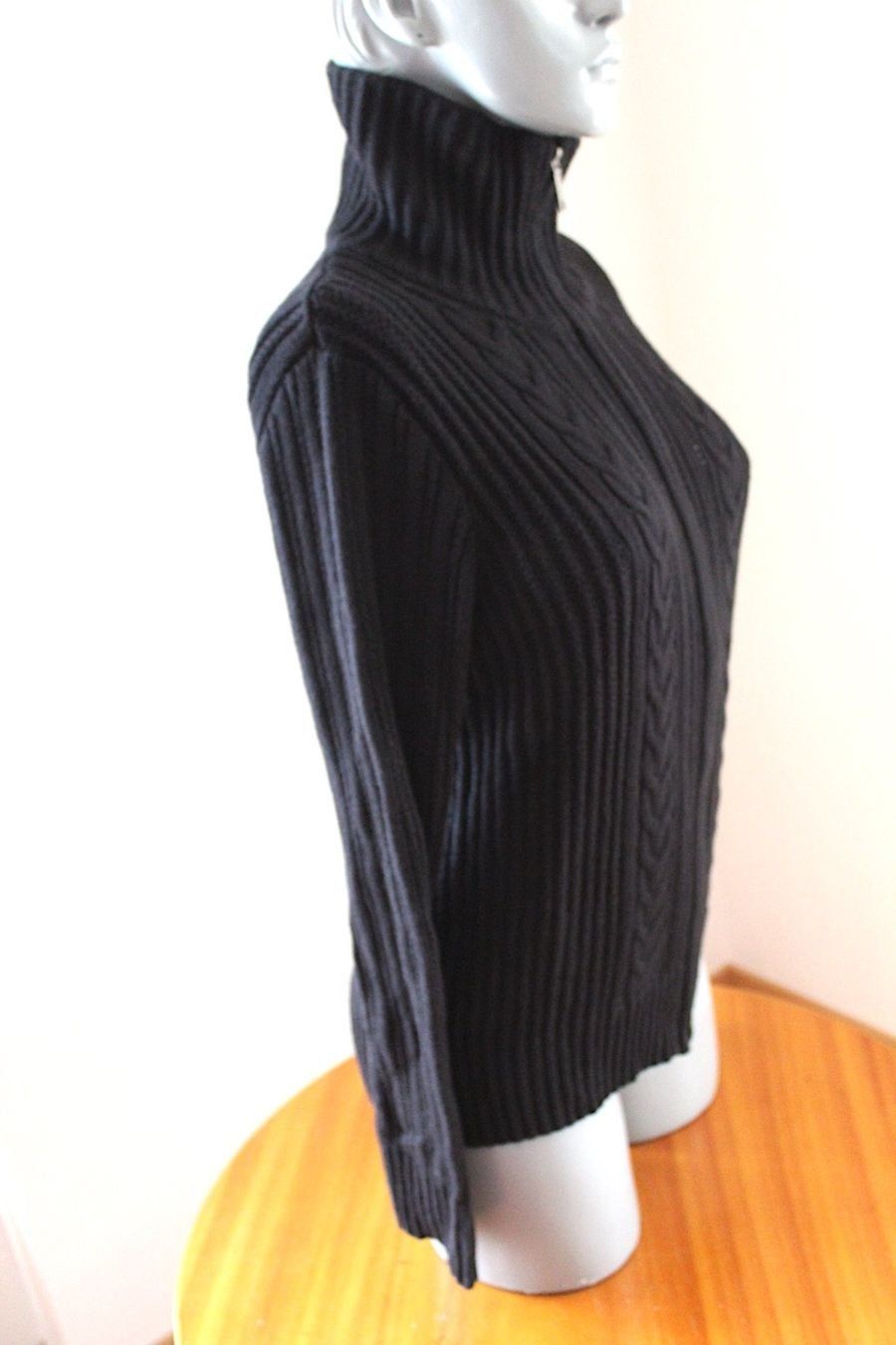 Giacche: Schwarze gut erhaltenes Strick Jacke, M – Usato da Locarno venduto da madame-tus-sauds 2