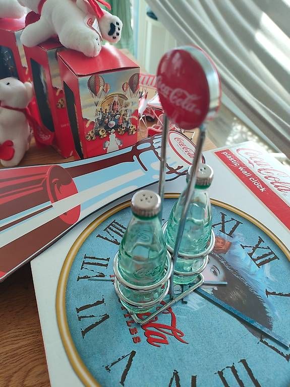 Giocattoli: Coca-Cola Sammlung - Gläser, Blechschilder, Plüschtiere – Usato da Beinwil am See venduto da m4c2005 4